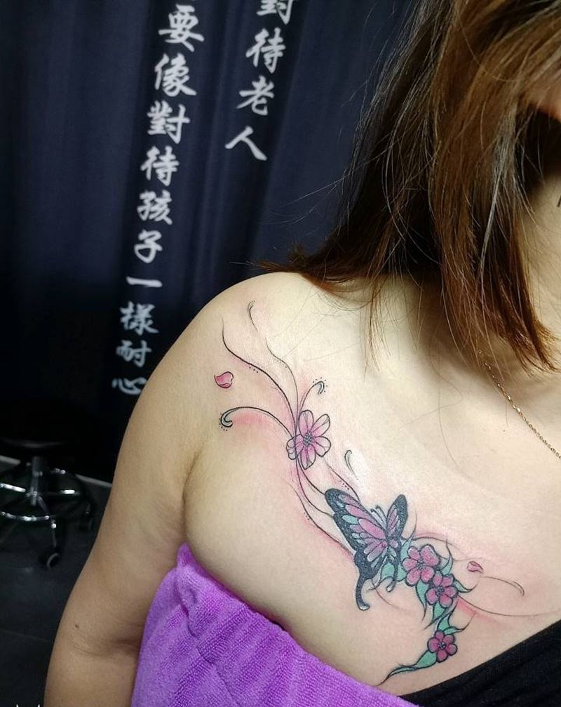 蝴蝶修改纹身图片_胸部纹身图案
