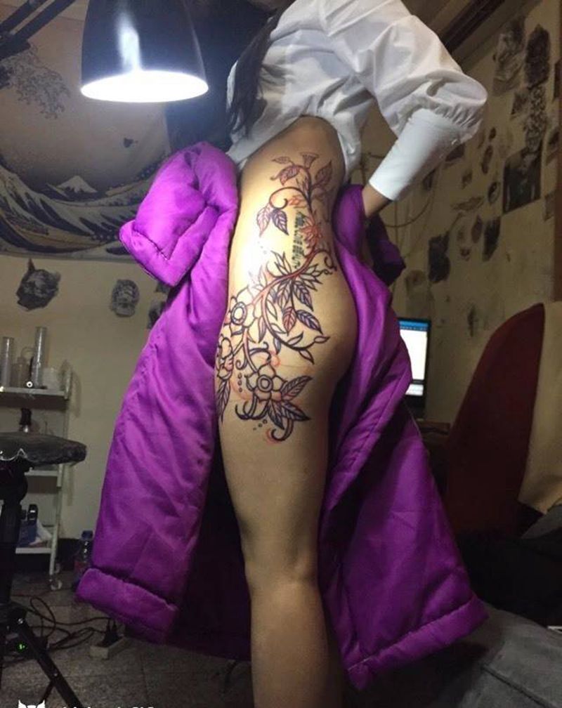 原创侧腰花藤纹身图片