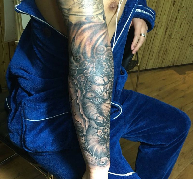 石雕包小臂纹身纹身图片