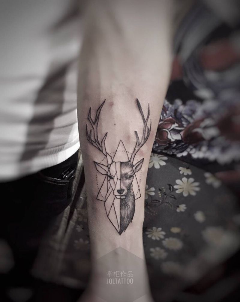 鹿纹身图片_成品手臂手部清新动物纹身图案