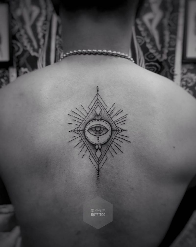 小图纹身图片_成品背部清新几何纹身图案