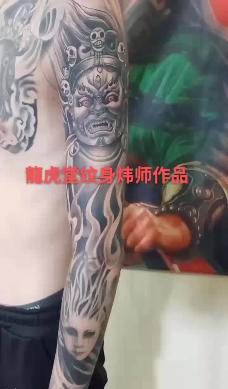 客人自带图纹身图片_手臂新传统纹身图案