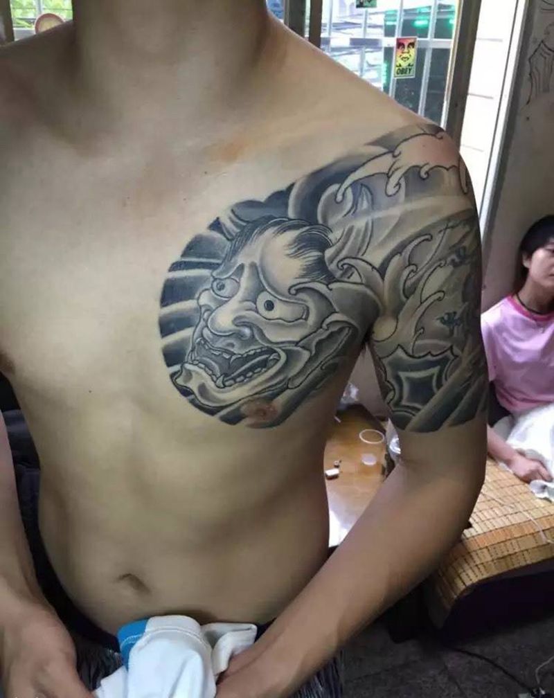 般若半甲遮盖纹身图片