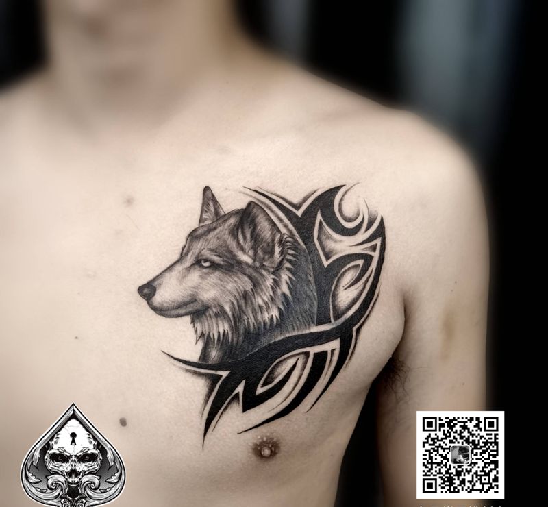 狼头纹身图片_胸部欧美写实图腾纹身图案
