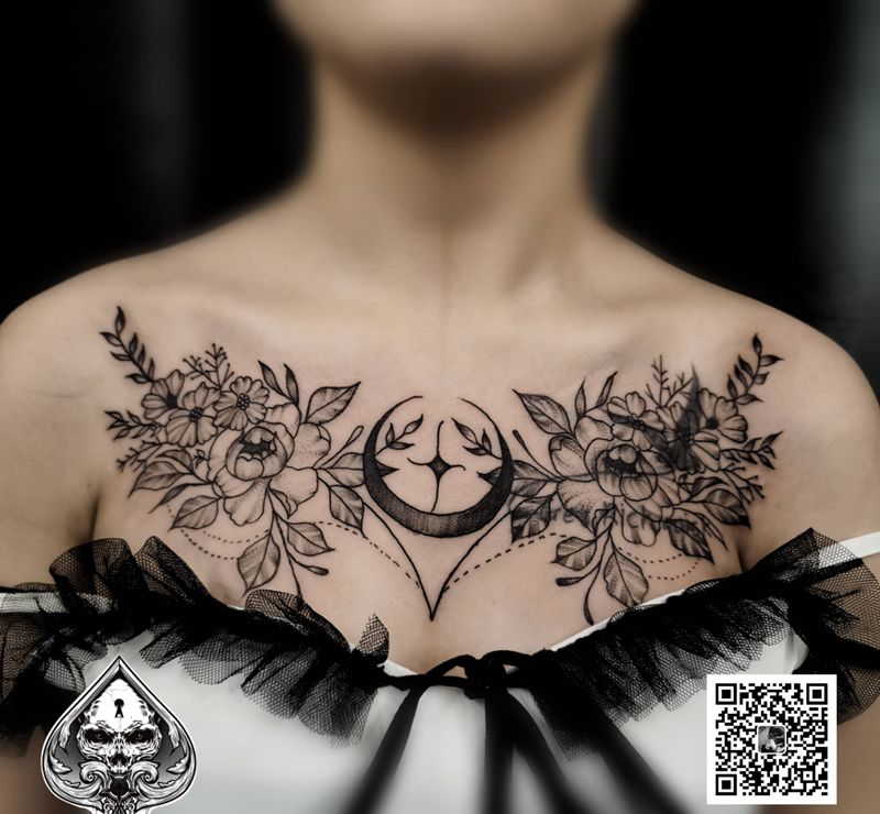 素花花胸纹身图片_胸部点刺几何纹身图案