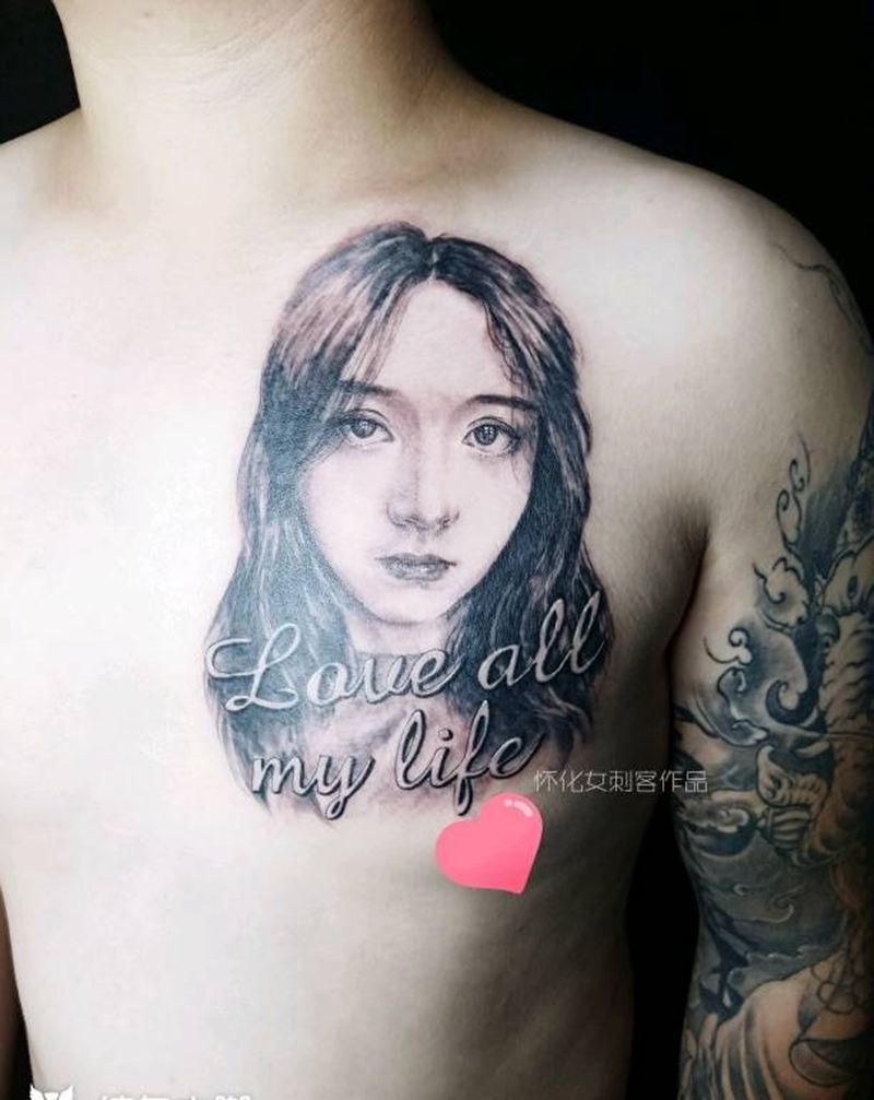 女友纹身图片_胸部欧美写实肖像纹身图案