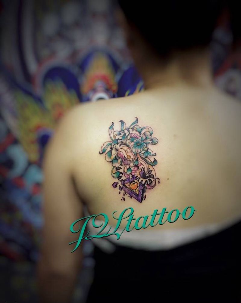 小图纹身图片_成品背部清新写实动物几何植物纹身图案