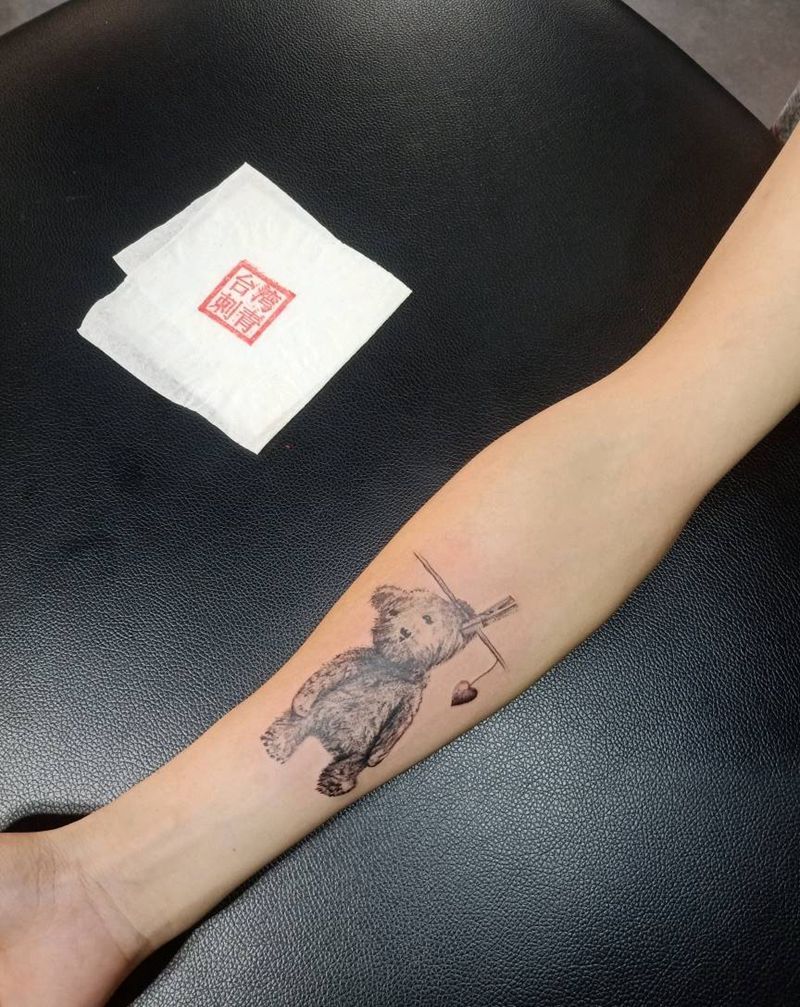 小熊娃娃纹身图片_手臂纹身图案