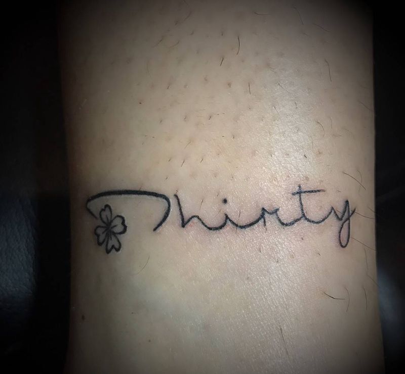 English纹身图片_成品腿部清新字符纹身图案