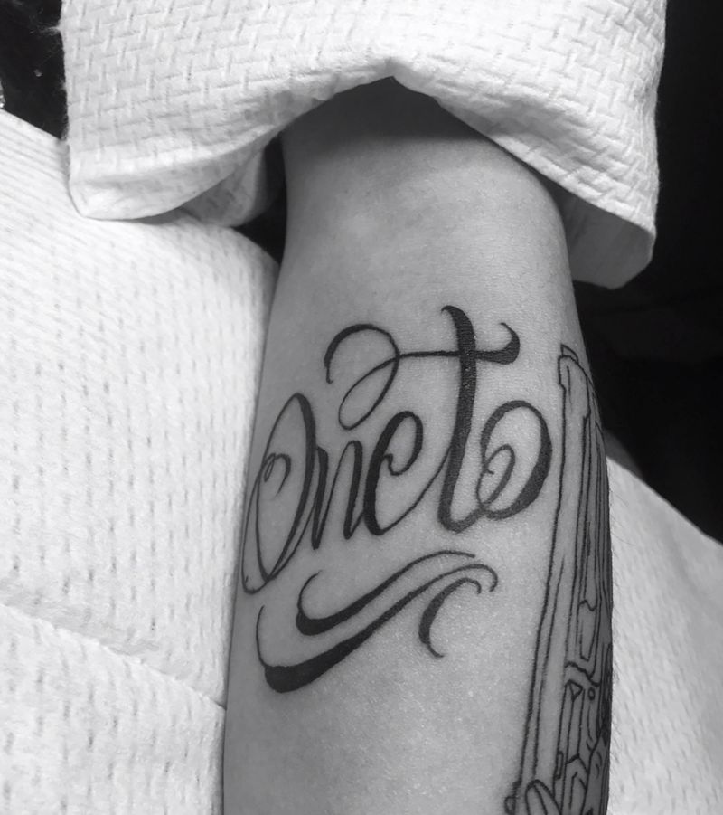 双手合十：50%纹身图片_手臂花体字纹身图案