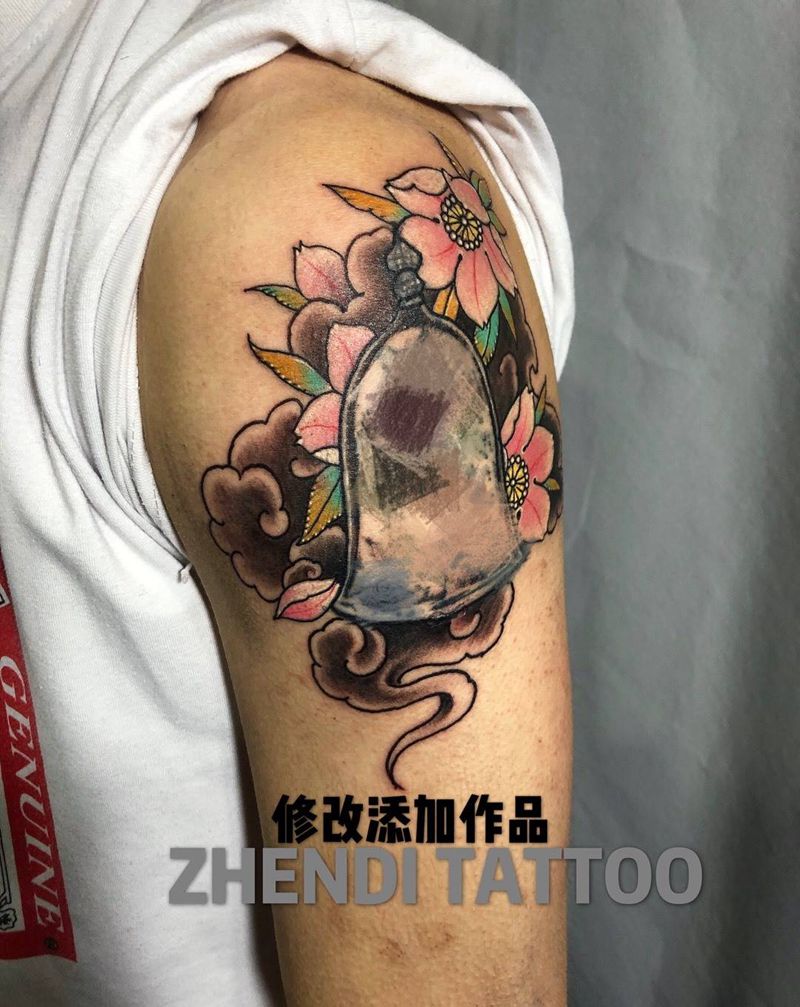 添加周围背景纹身图片