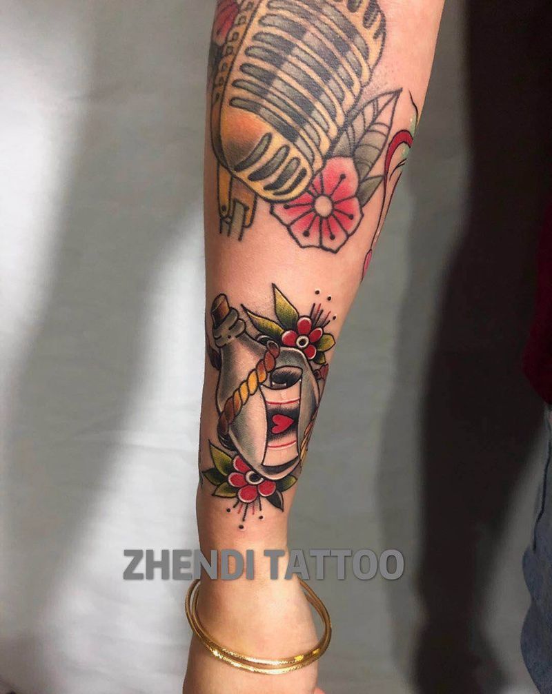 藏着情书的瓶子纹身图片