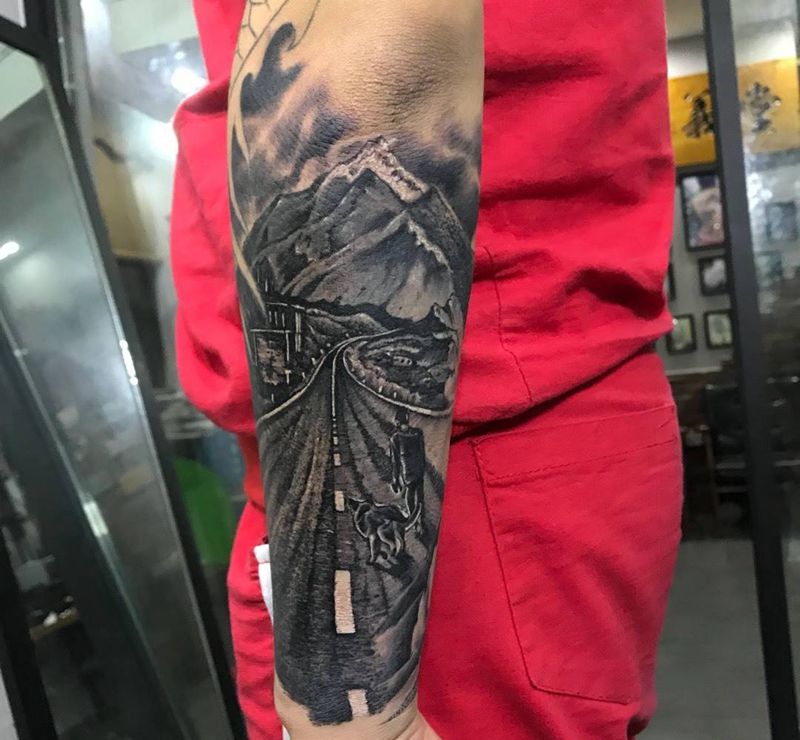 平凡之路纹身图片