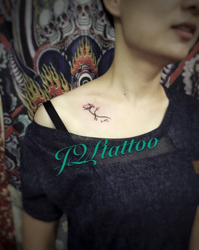 小清新纹身图片_成品胸部清新植物纹身图案