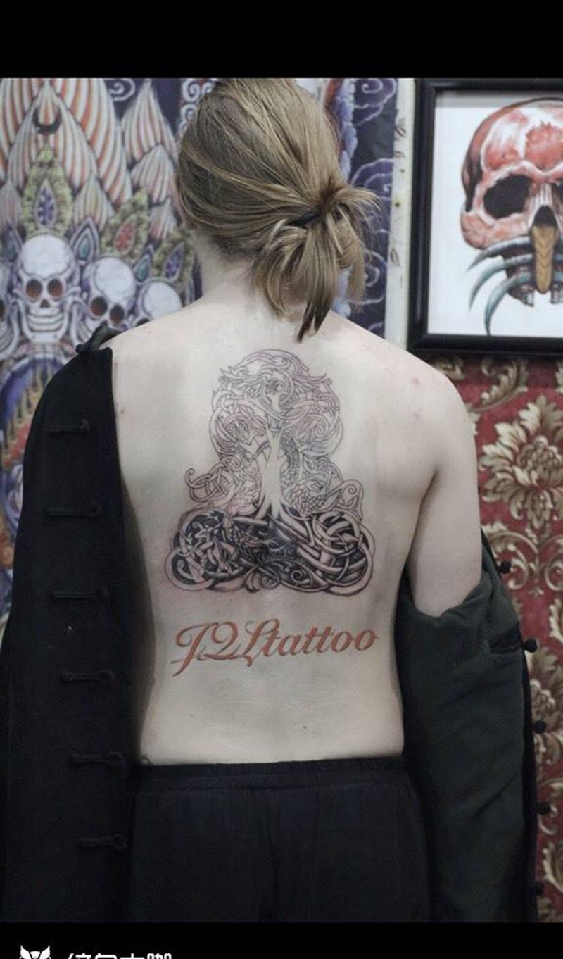 来自挪威的客人纹身图片