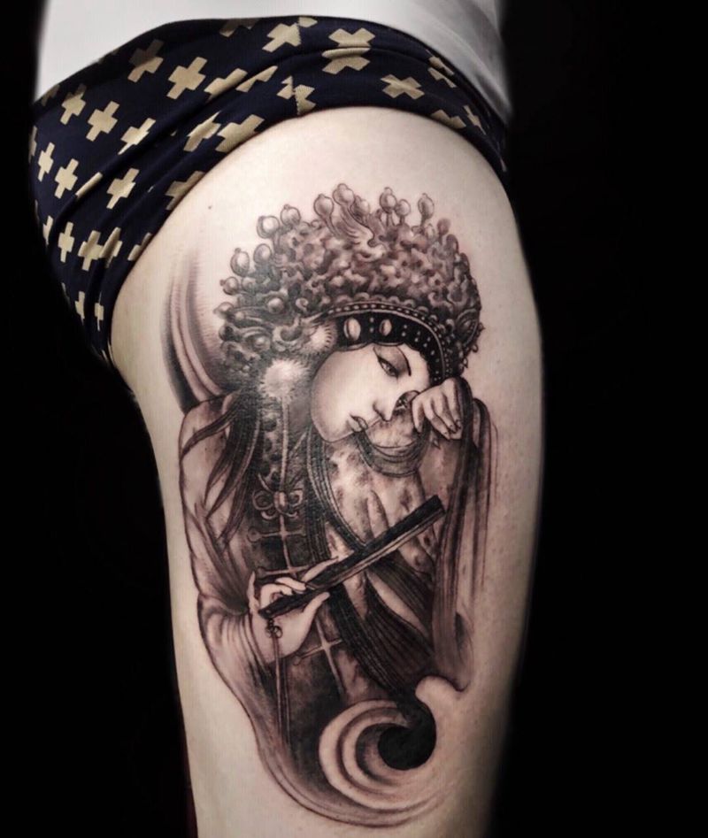 进行中纹身图片_腿部脚部臀部写实传统人物纹身图案