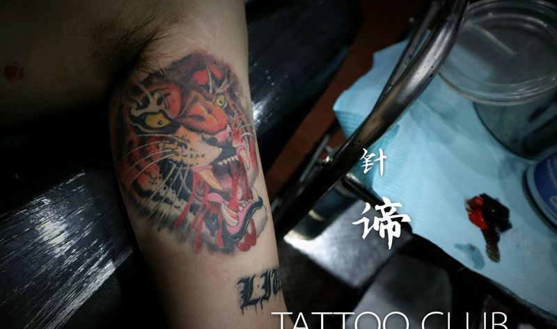 new school虎头纹身图片