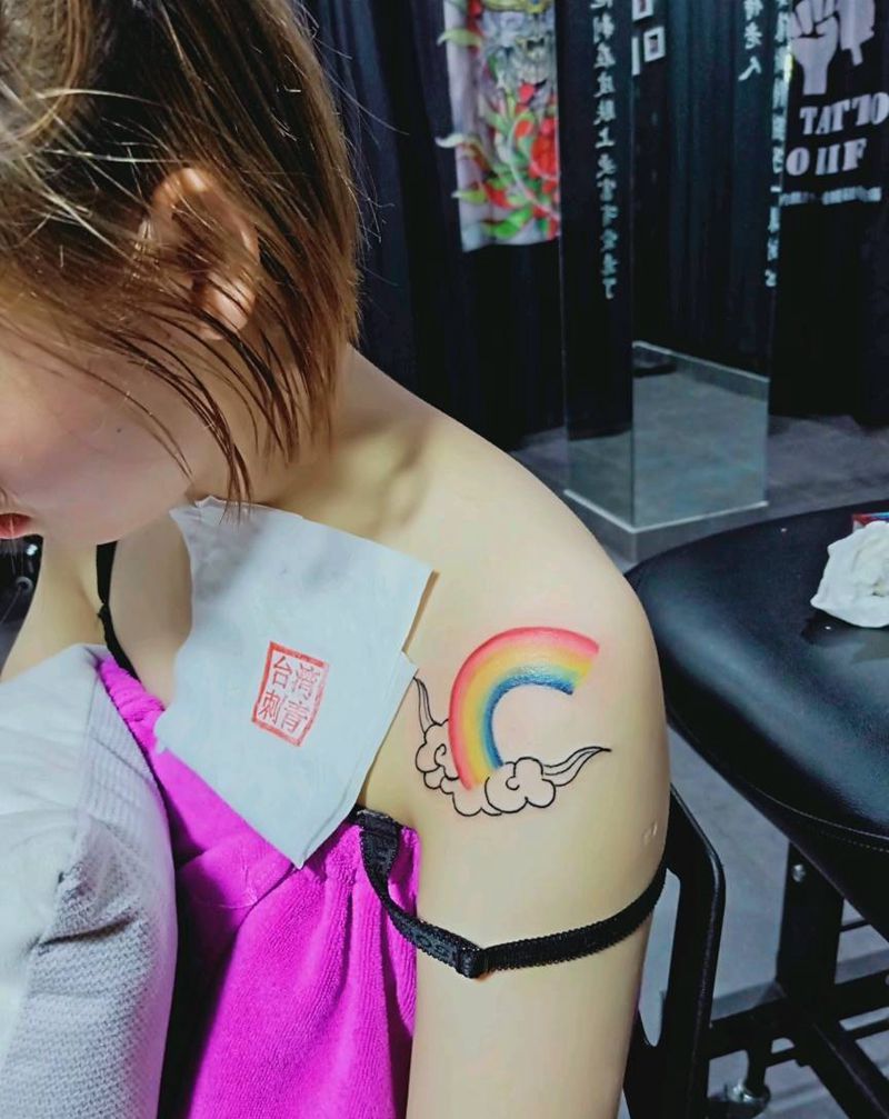 彩虹云纹身图片_肩部纹身图案