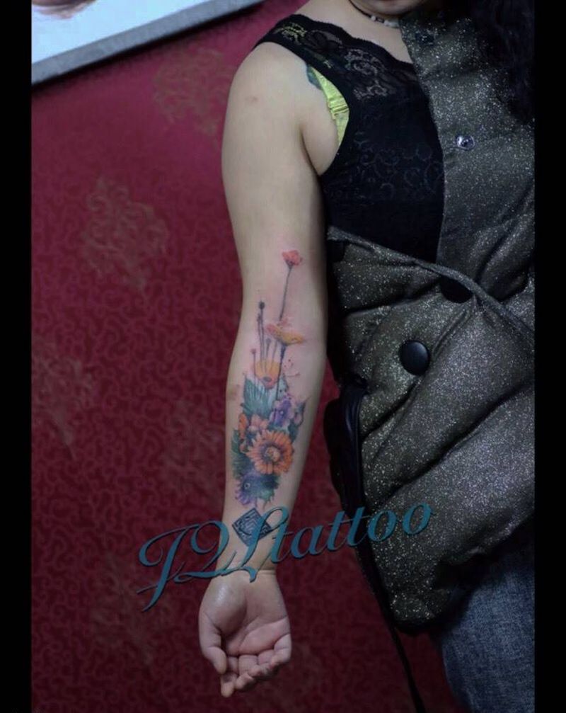 花纹身图片_手臂纹身图案