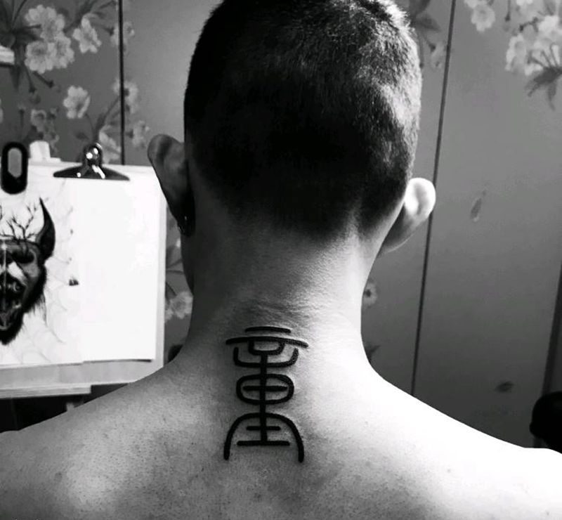 童纹身图片_颈部纹身图案