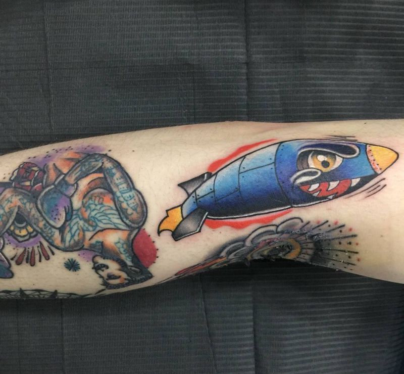 鲨鱼导弹纹身图片