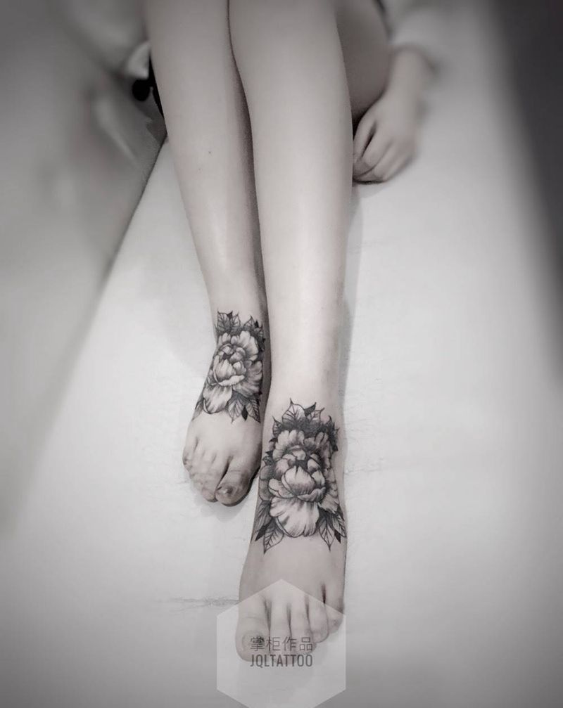 脚背花纹身图片_成品脚部写实欧美植物字符几何图腾纹身图案