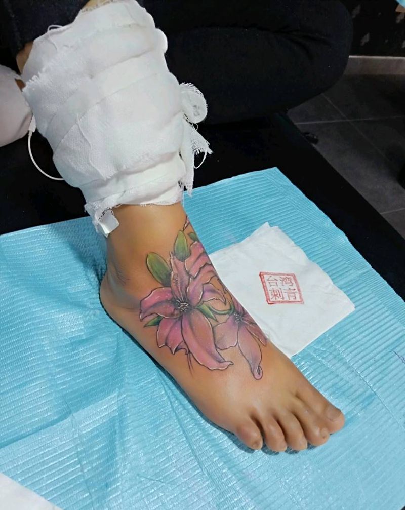 百合  疤痕美化纹身图片_脚部纹身图案