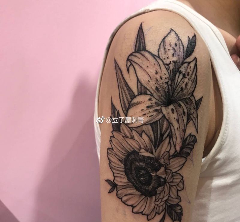 花纹身图片_手臂纹身图案