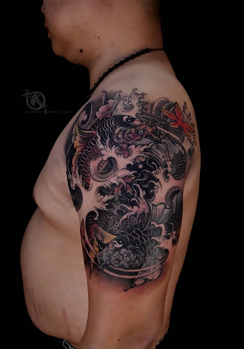 鱼纹身图片_手部手臂新传统水墨纹身图案