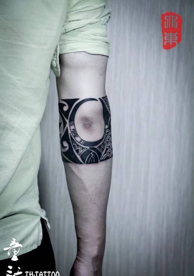 臂环图腾纹身图片