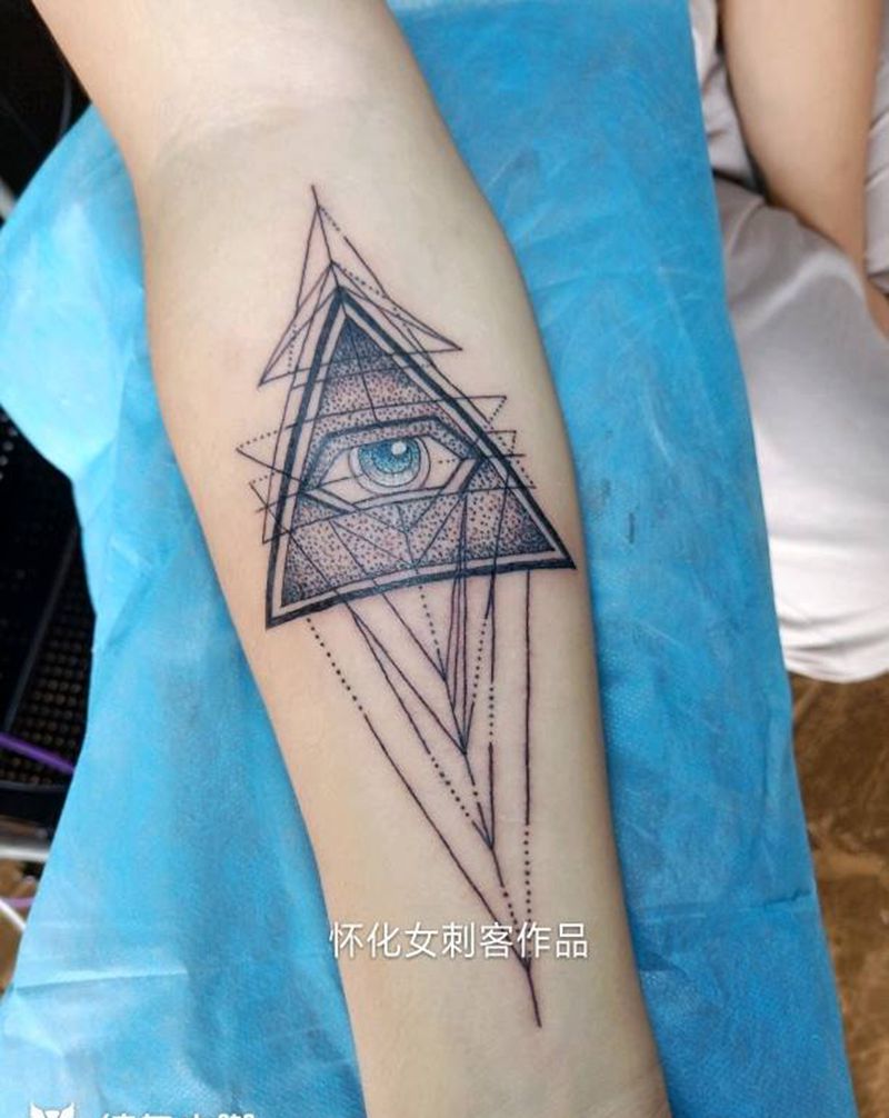 上帝之眼纹身图片_欧美几何纹身图案