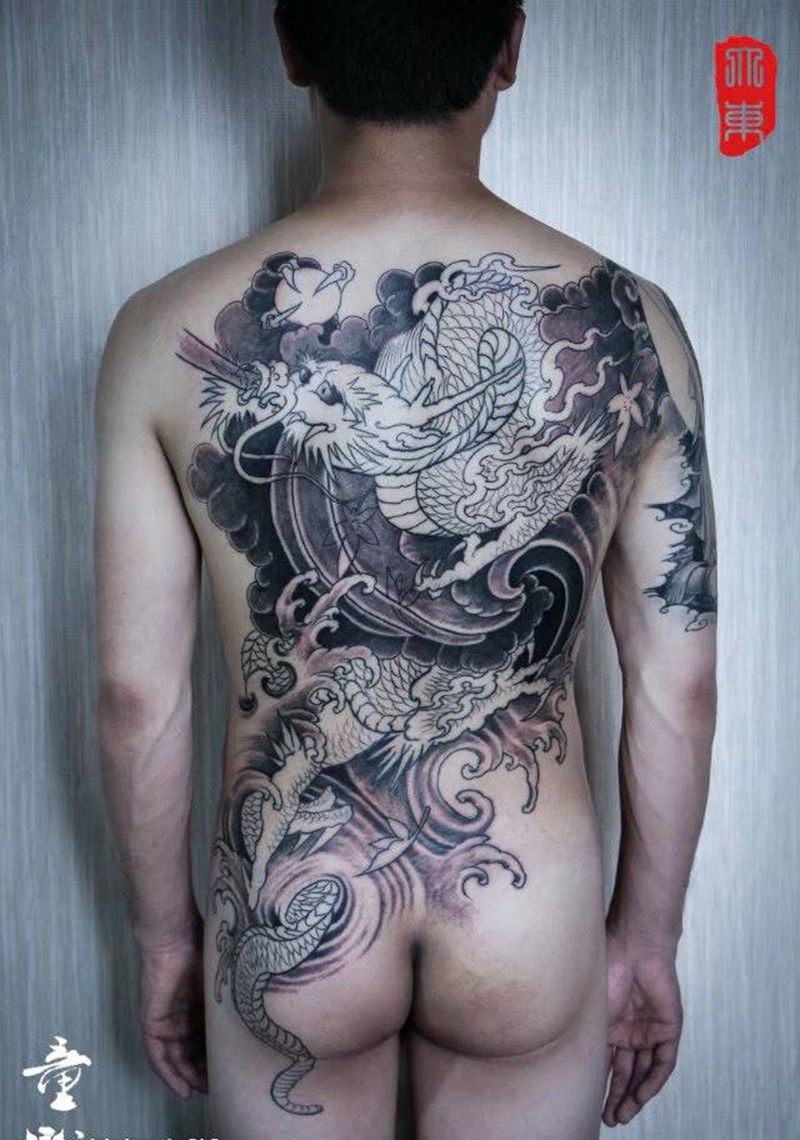 满背龙纹身纹身图片
