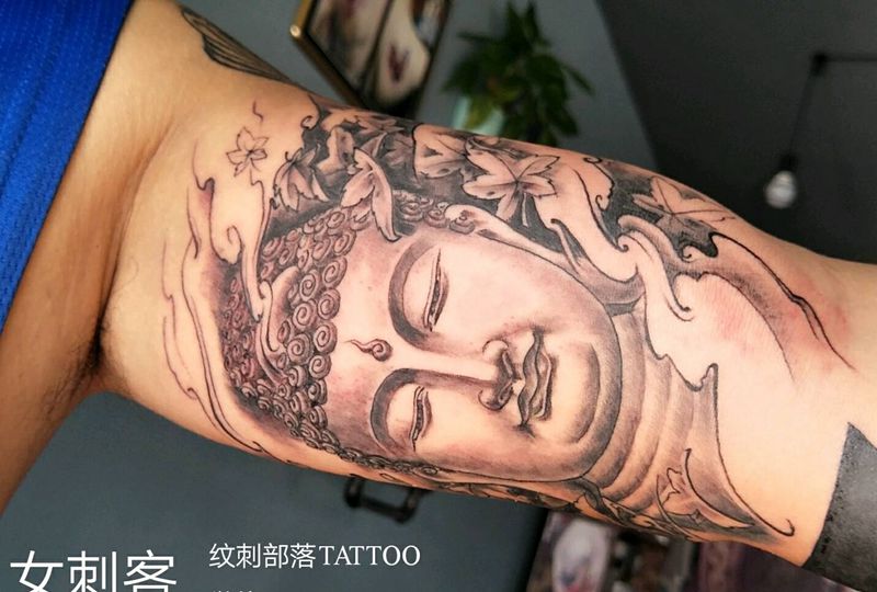 亻弗纹身图片_手臂传统纹身图案