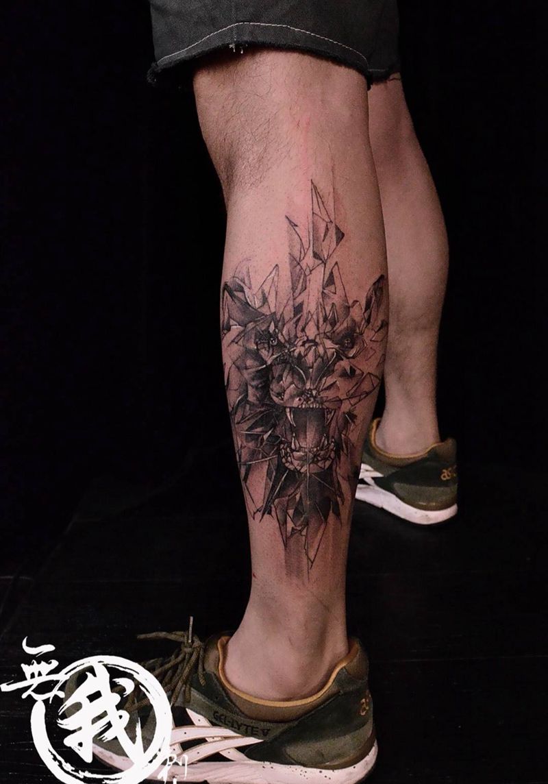 玻璃狮子纹身图片_脚部腿部欧美清新写实动物纹身图案