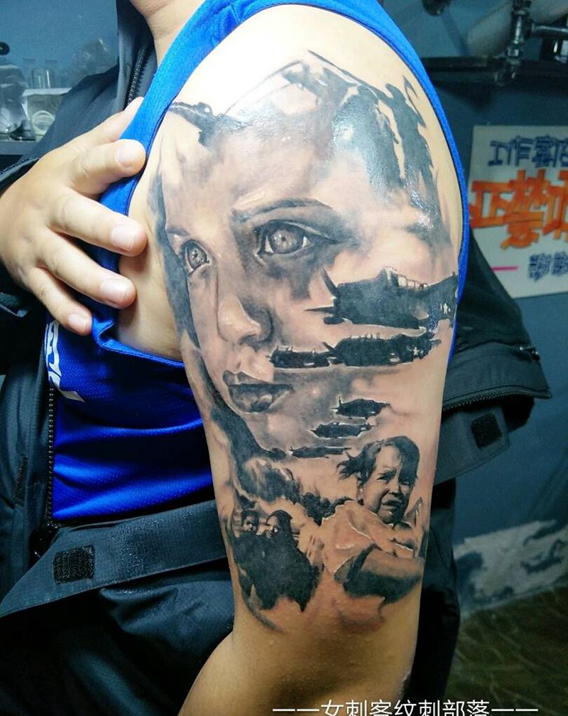 战斗与和平纹身图片_手臂欧美人物纹身图案