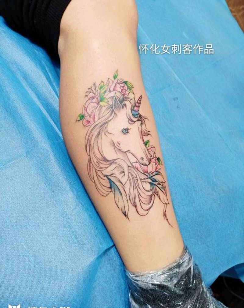 独角兽纹身图片_腿部纹身图案