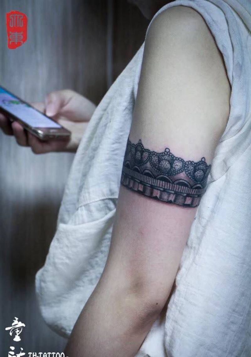 臂环纹身图片