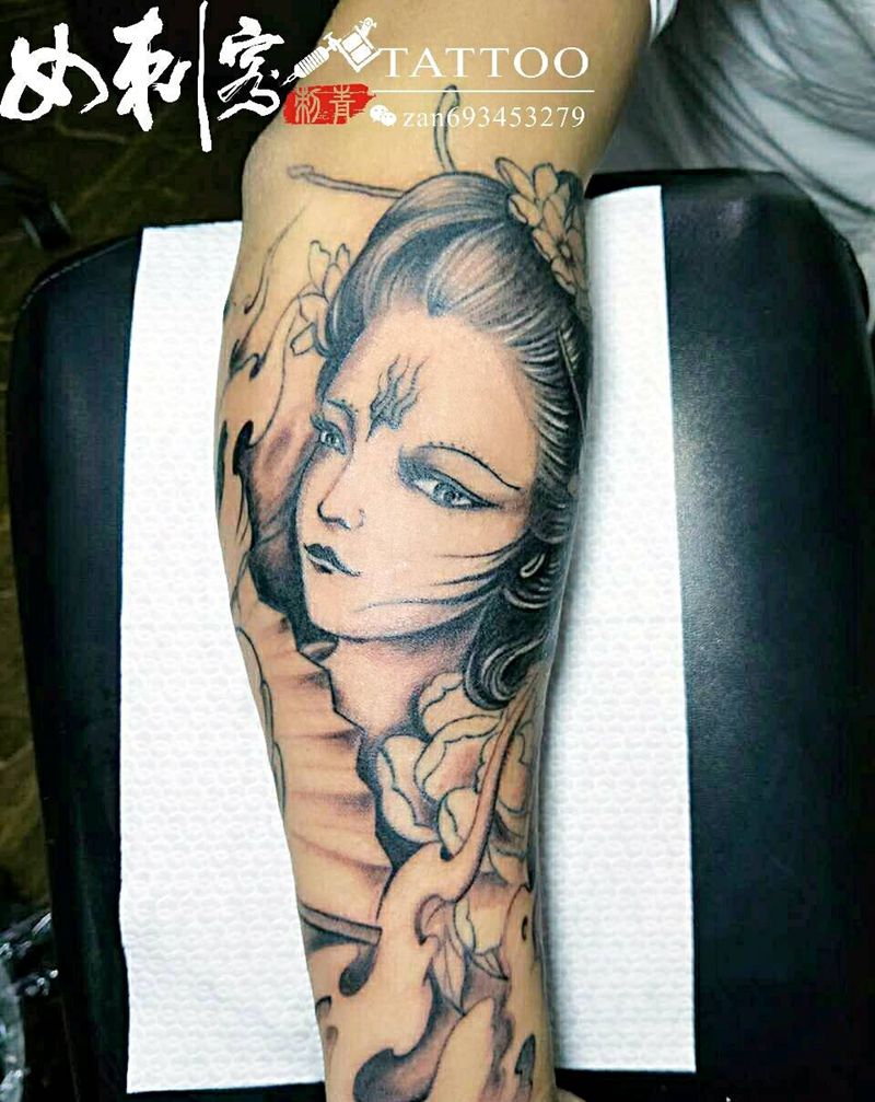 小臂纹身图片_手臂传统人物成品纹身图案