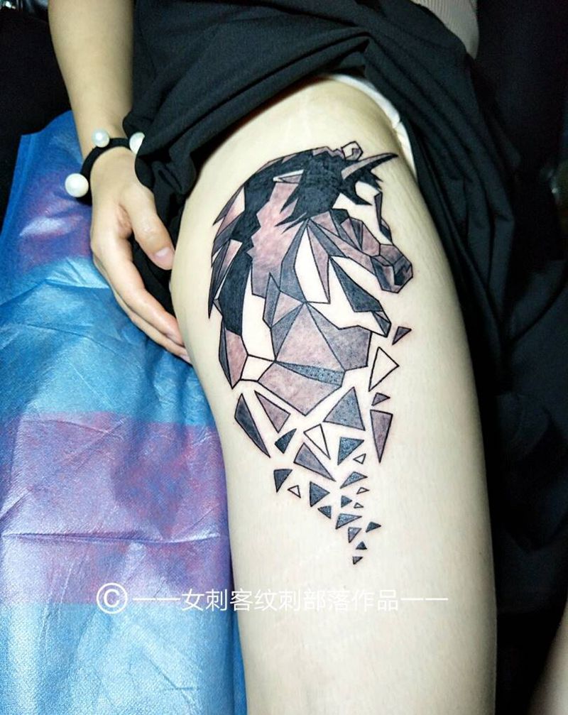 马，遮疤！纹身图片_腿部欧美动物遮盖纹身图案