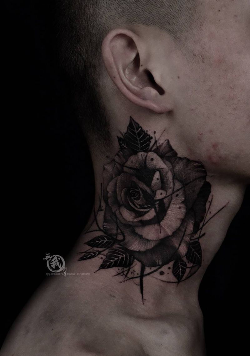 玫瑰纹身图片_颈部欧美写实水墨纹身图案