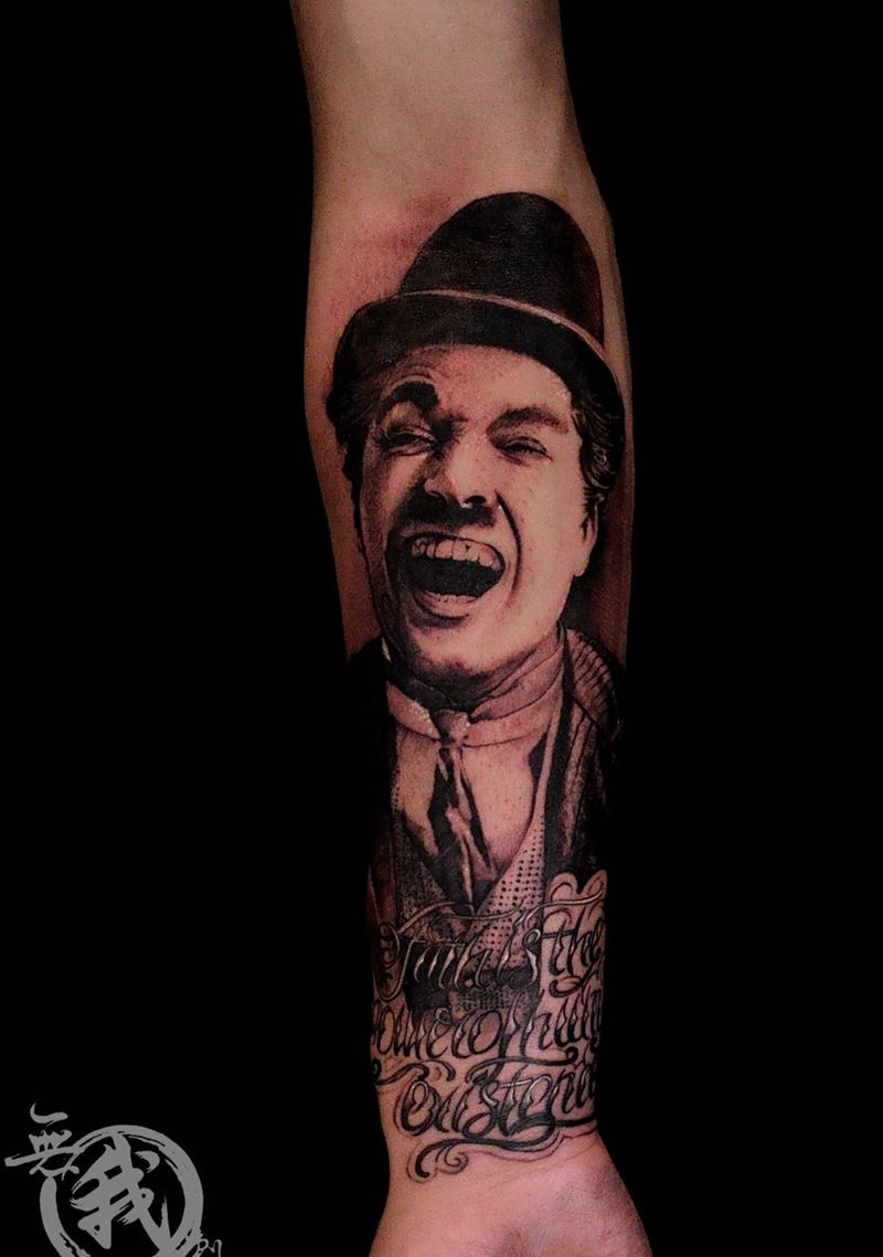 卓别林纹身图片_成品手稿欧美写实肖像人物字符手部手臂清新纹身图案