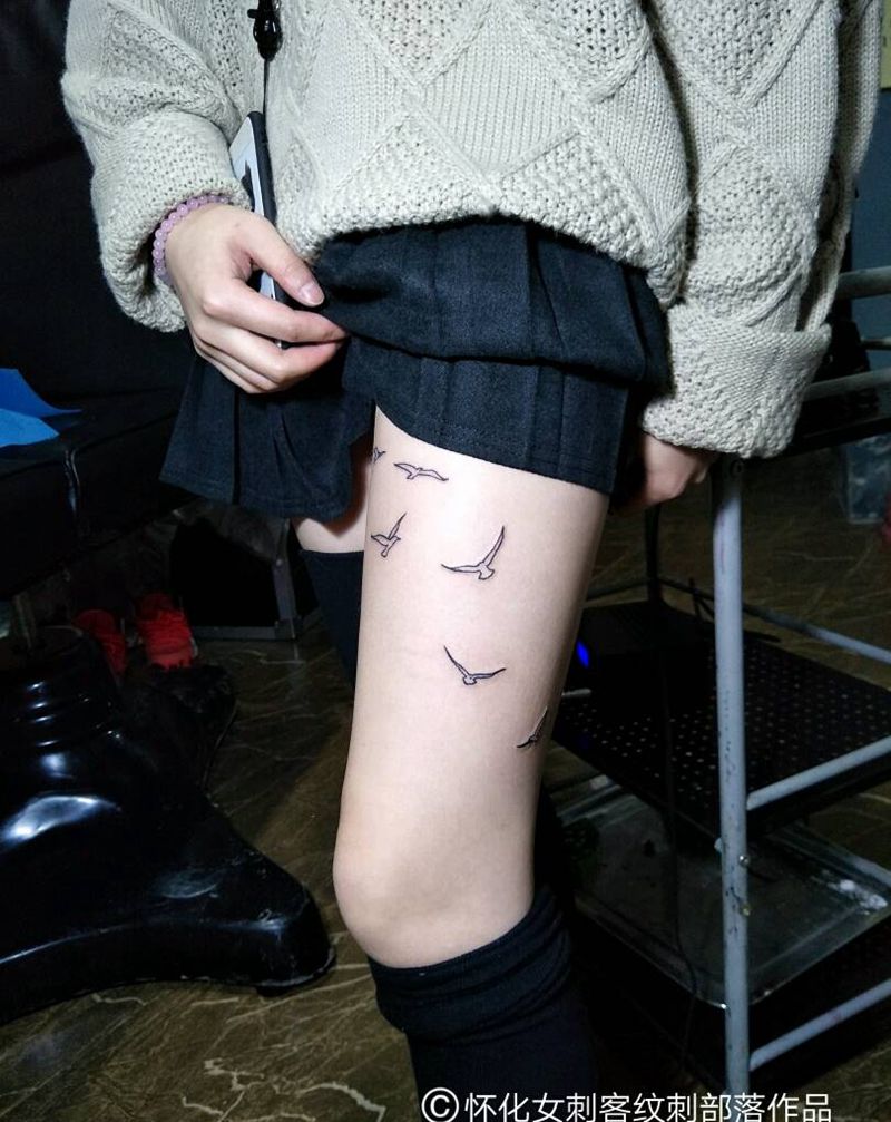 飞上去纹身图片_腿部清新纹身图案