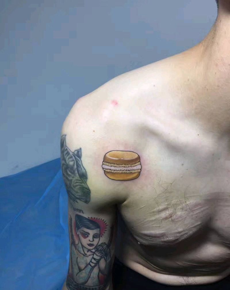 马卡龙纹身图片_肩部欧美成品纹身图案