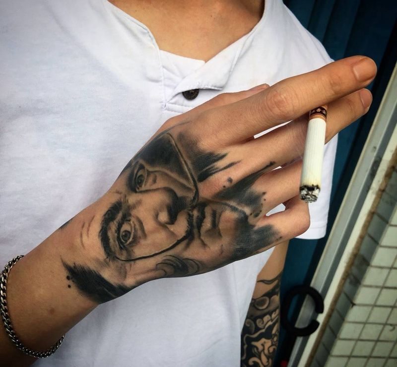 买家秀纹身图片_成品手部欧美肖像原创写实纹身图案