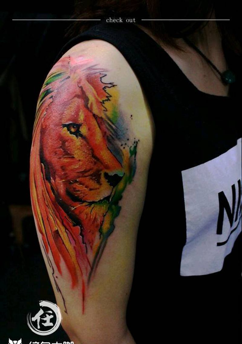 狮子纹身图片_手臂欧美写实纹身图案
