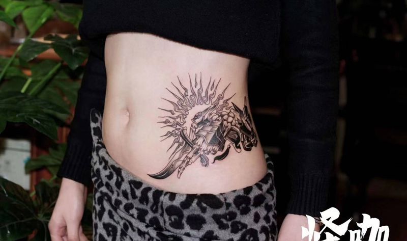 暗黑纹身图片_腰部点刺纹身图案