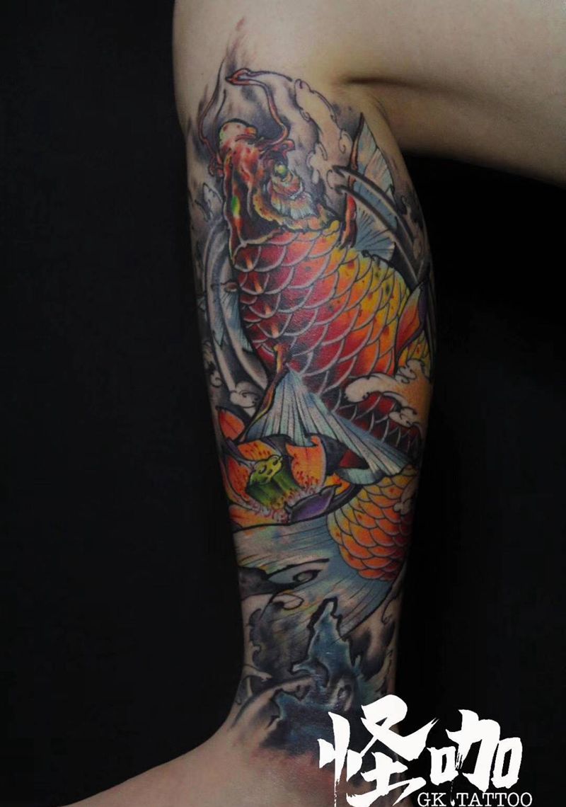 作品纹身图片_腿部新传统纹身图案