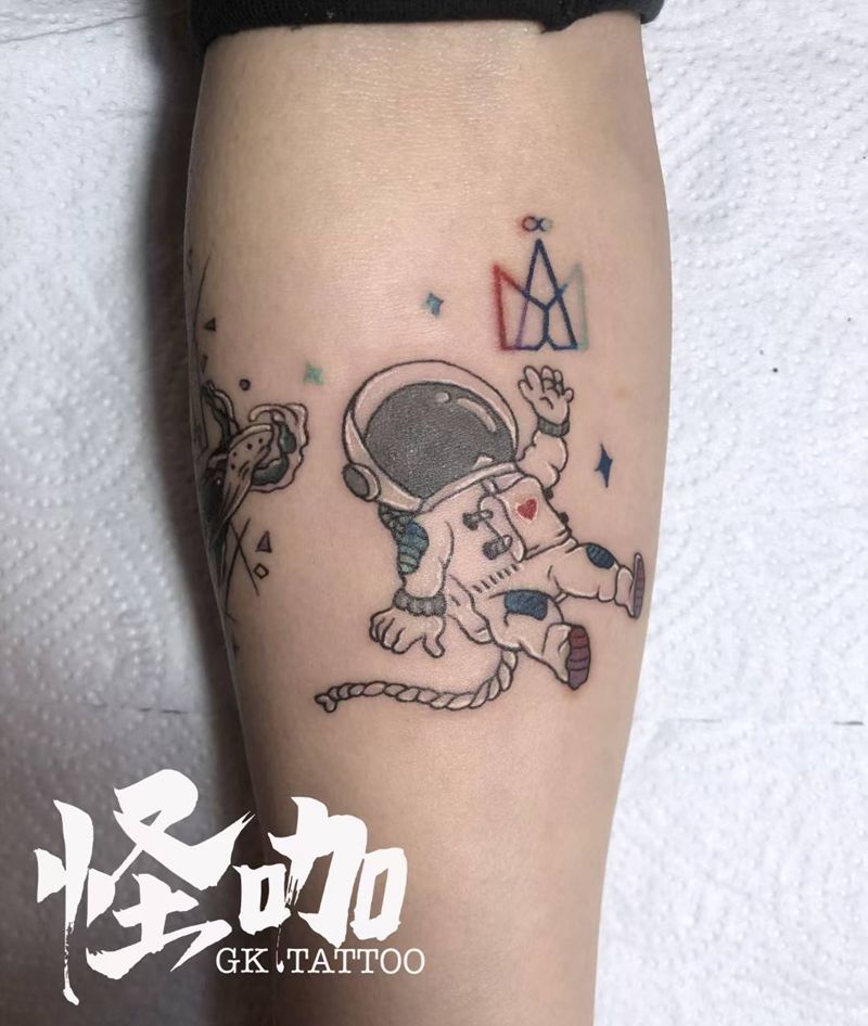 宇航员纹身图片_手部手臂几何水彩纹身图案