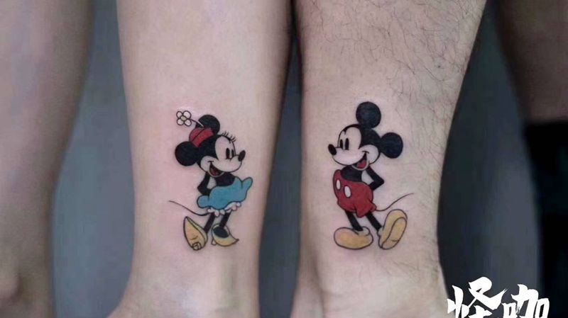 作品纹身图片_腿部迪士尼情侣纹身图案