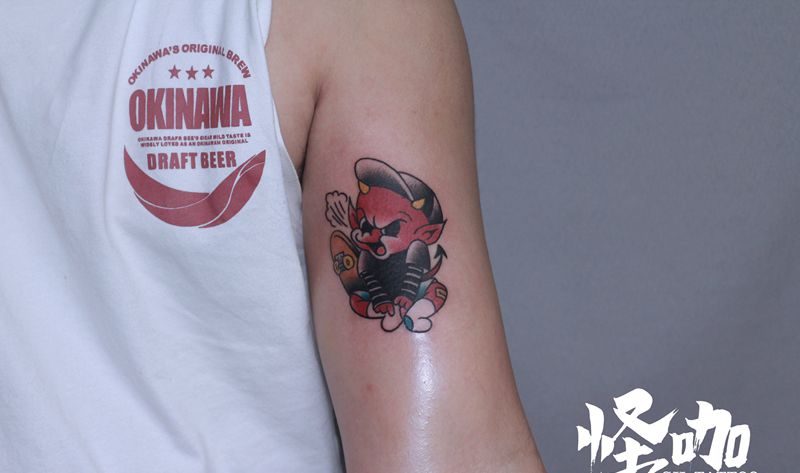 小恶魔纹身图片_手臂New SchoolOld School生气纹身图案